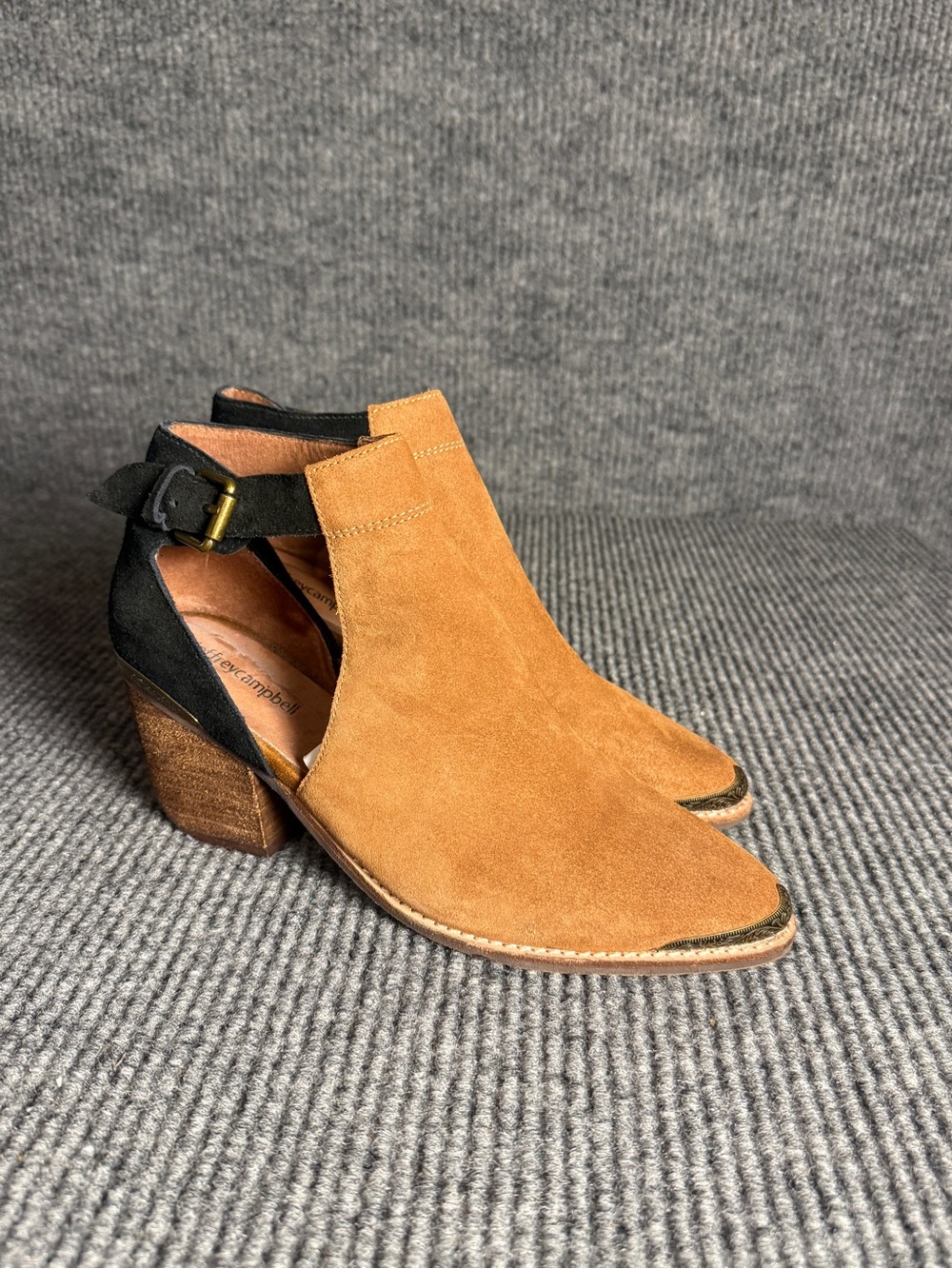 Jeffrey Campbell Woodruff Two-Tone Suede Cutout Western Ankle Booties Size 9 EUC
